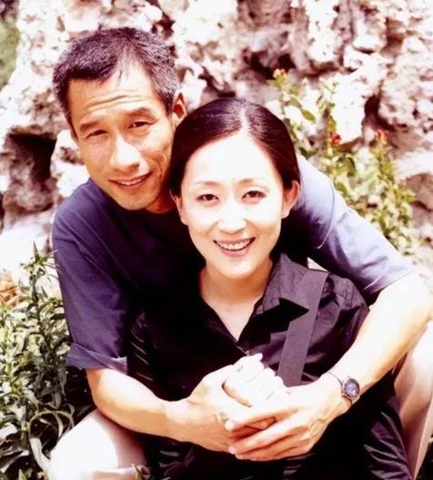 当年，陈佩斯拉着刘佩琦说：“老弟，跟我去拍一部电影咋样？”刘佩琦犹疑地说：“我都