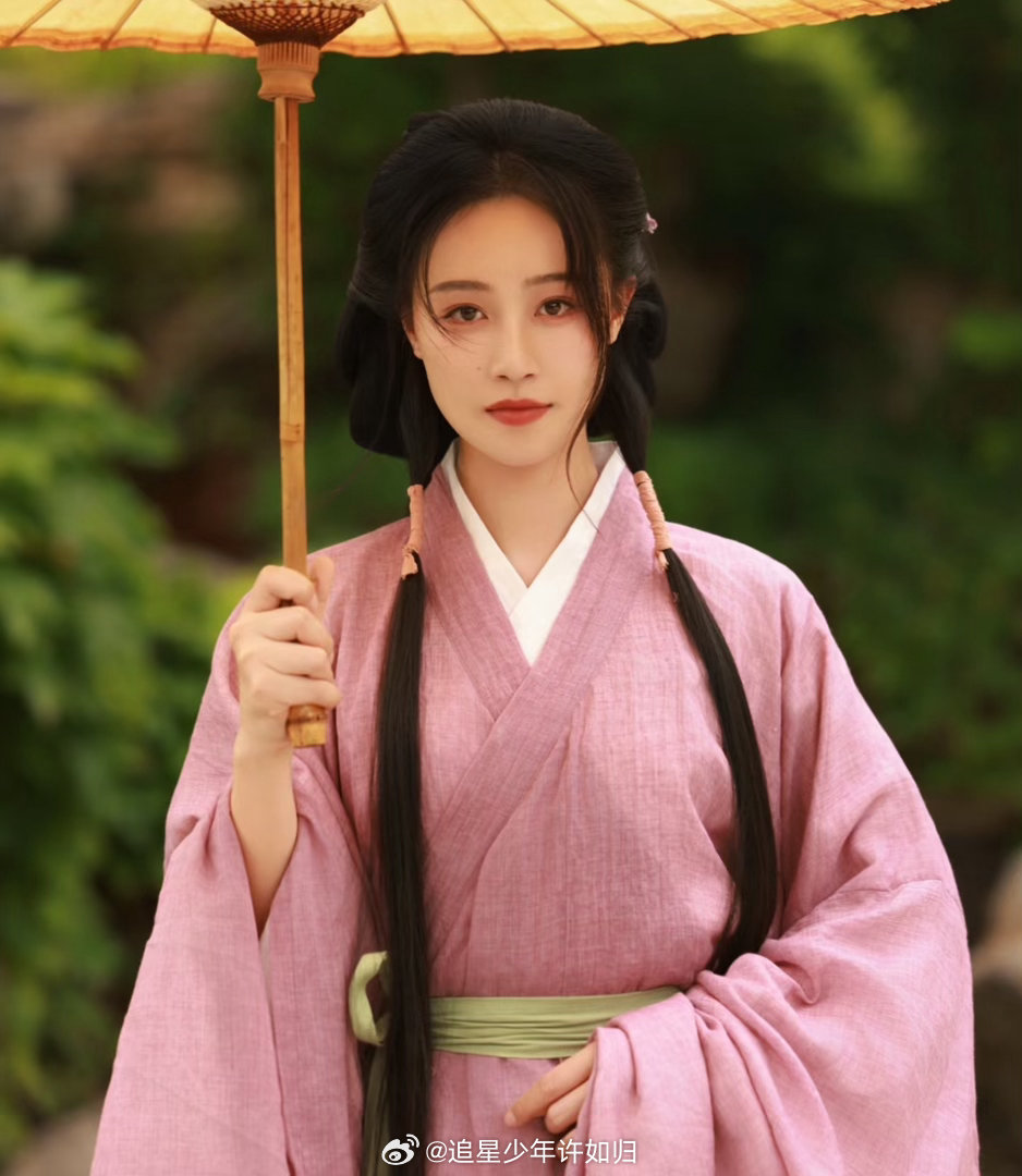 蓝盈莹还原2000年前的美 有人说古装造型看多了都差不多，但蓝盈莹这套不一样。孔