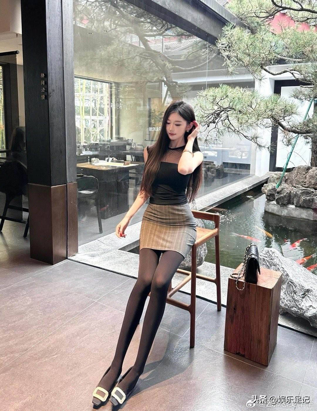 哪儿有什么意难平，你穿厚黑我就行[飞吻][飞吻][飞吻]