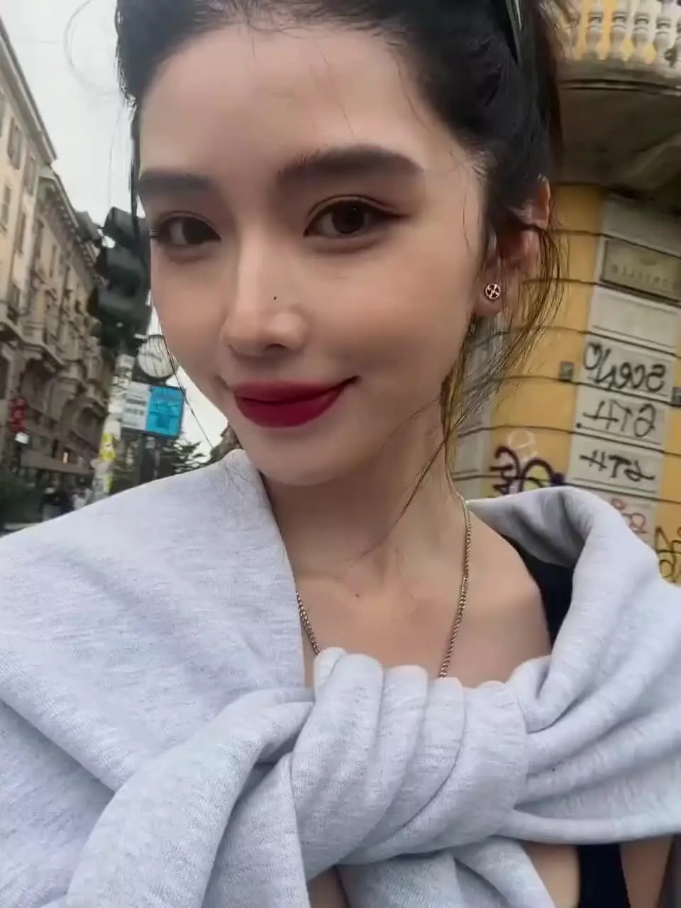 三月的第一天 立个约定 祝我们越来越好 越来越幸福 关关难过关关过 前...