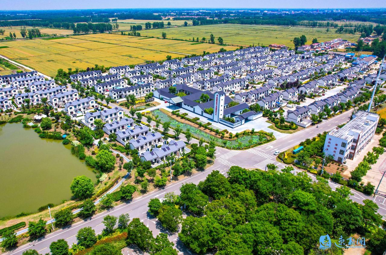 再来一次大基建能盘活经济吗？城镇化几十年，是不是可以改造一次农村来拉动经济？重启