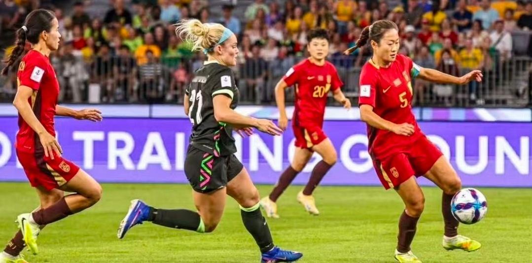 中国女足1比2澳大利亚无缘亚洲杯决赛！北青：米利西奇是否留任，足协应尽快给出答案