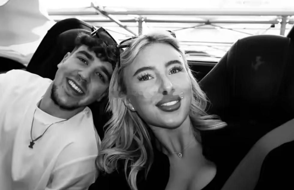 据英国媒体《太阳报》报道，英冠谢菲尔德联队球员奥菜·阿布拉斯特宣布自己即将当爸爸