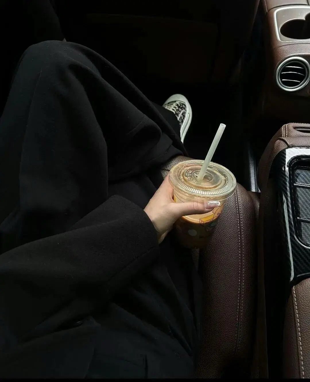 𝗖𝗼𝗳𝗳𝗲𝗲 𝗧𝗶𝗺𝗲 ☕那年分开的太仓促 我欠你一句话 其