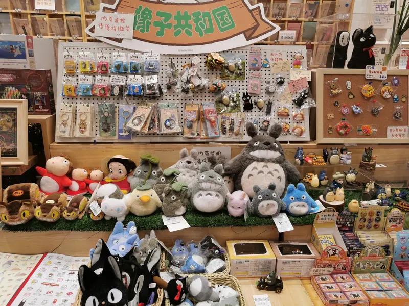 《情感指南：如何在喜欢的人面前主动又不失分寸 》

在情感交流中，勇于表达自己的