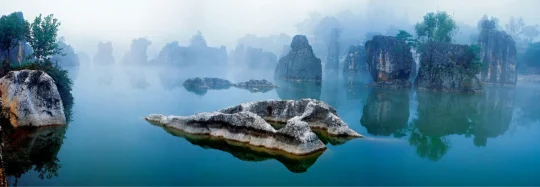 岩石与水共舞，生出这水上奇观