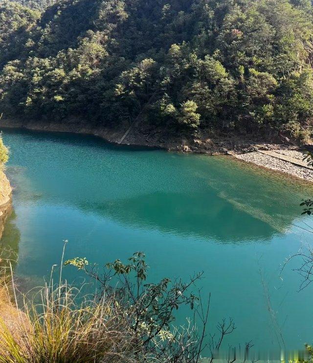 👣生活有山川湖海 脚步不停，世界那么大，和兄弟们说走就走！🏔️今天征服的是青