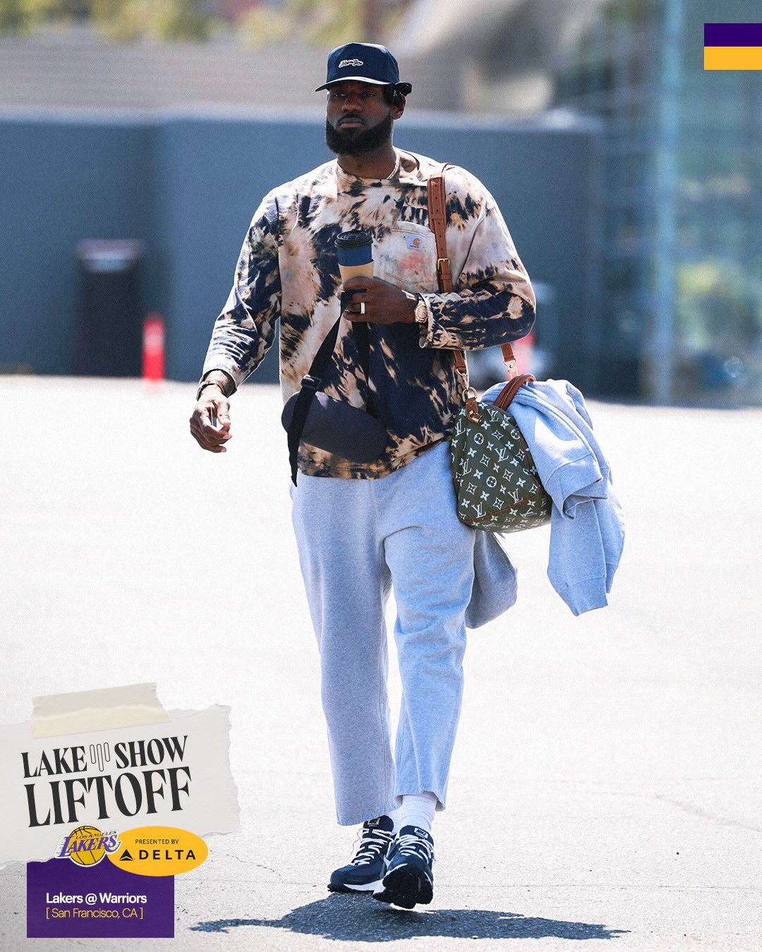 湖人队前往湾区，双向合同蒂米&史密斯上照。📸 