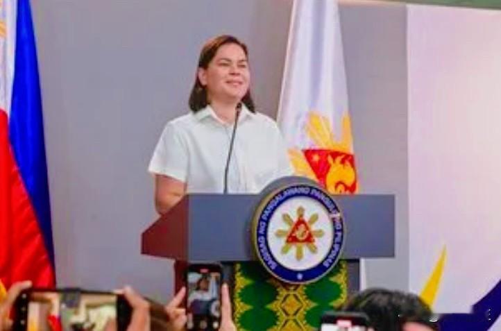 菲律宾副总统莎拉.杜特尔特周二表示，若总统小马科斯因政府腐败问题辞职，她已做好接