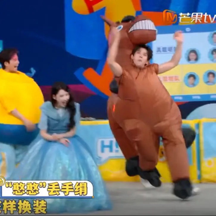 不是！王安宇你这几步是怎么跑出来的啊？我实在无法相信这是一个帅哥能干跑出来的步伐