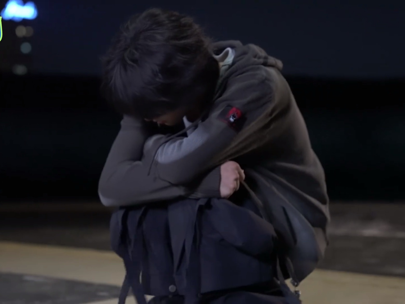 蹲下来小小一只🤏 