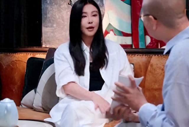 王祖贤谈容貌争议：别总把我困在19岁