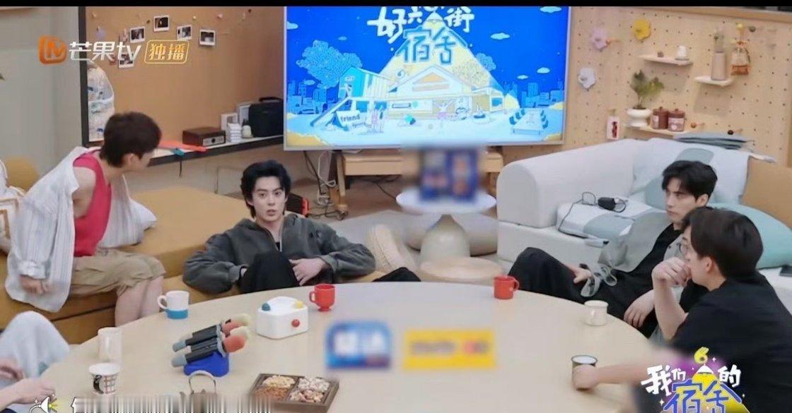 王鹤棣在接梗这方面还是太权威了 王鹤棣在接梗方面还是太权威了，没有接不住的！我们