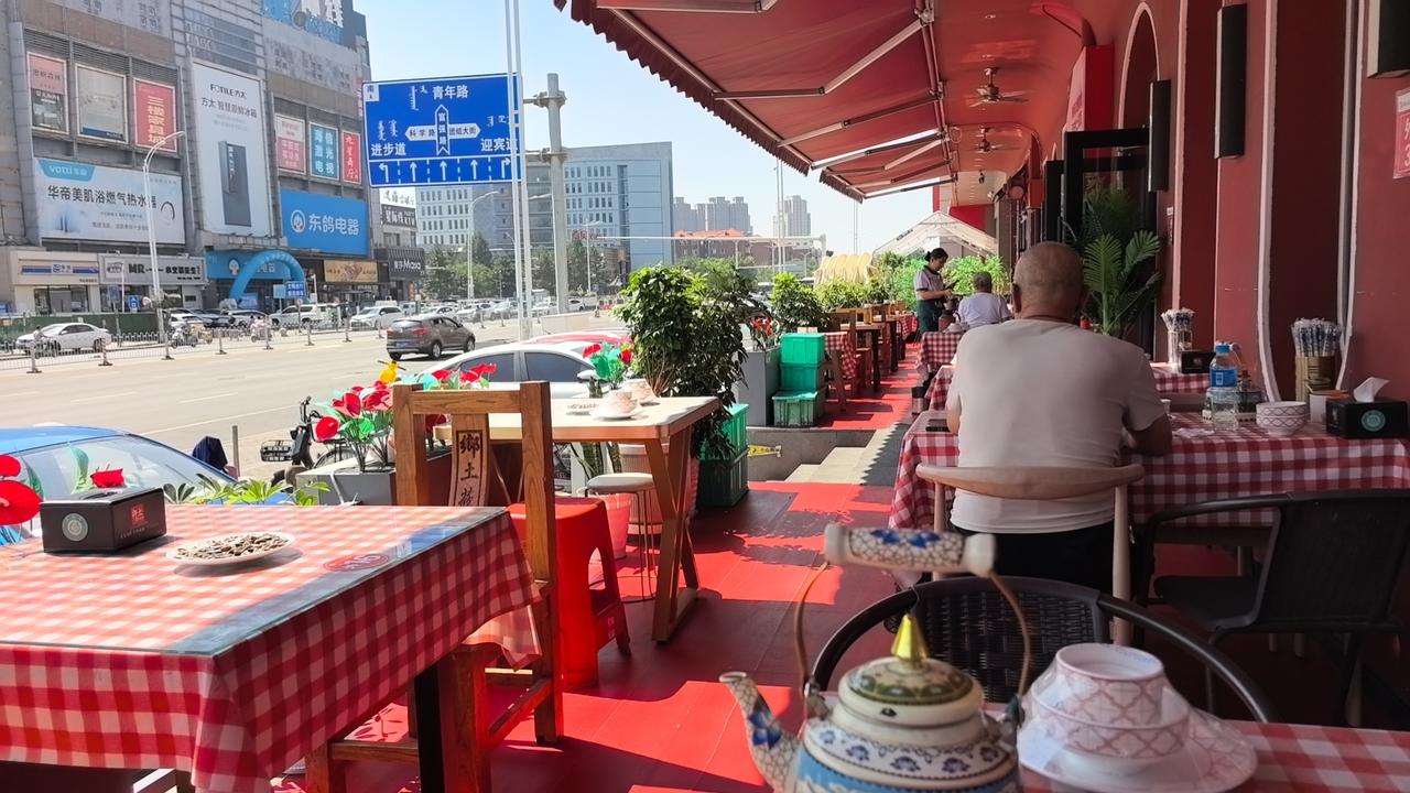 打卡包头富强路边大排档，生意兴隆！