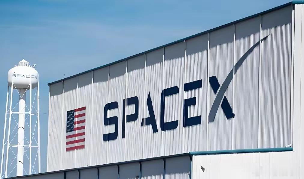 马斯克称SpaceX营收或近1万亿美元我觉得万亿营收这个饼，画的其实是六年后的未
