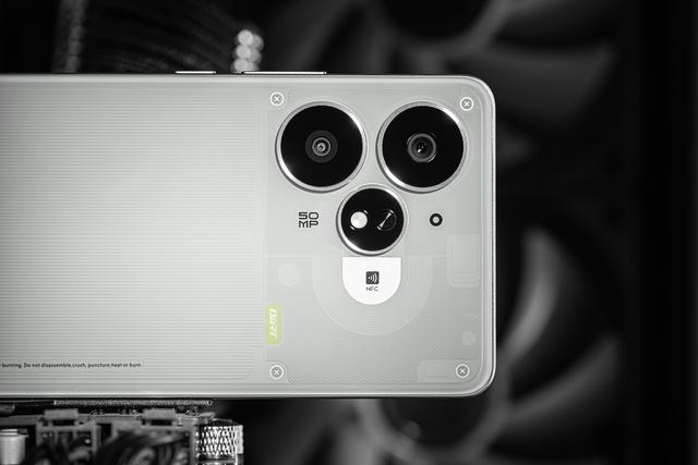 拒绝平庸 强的透彻！真我Neo7 Turbo图赏