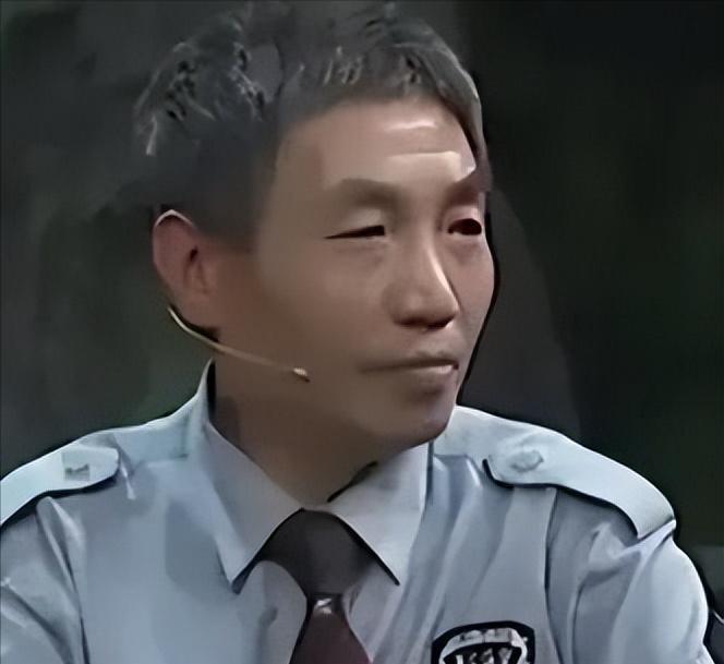 1970年云南地震时，一名老兵徒手救出十四名女兵。谁能想到，时隔45年，女兵们得