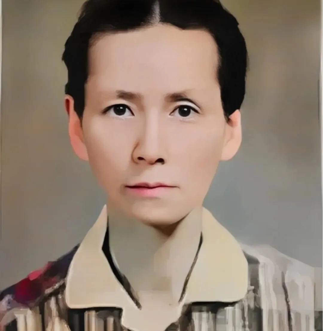 1953年9月，林徽因晚年，罕见的“工作照”在生命的最后时刻，她仍坚守在工作一线