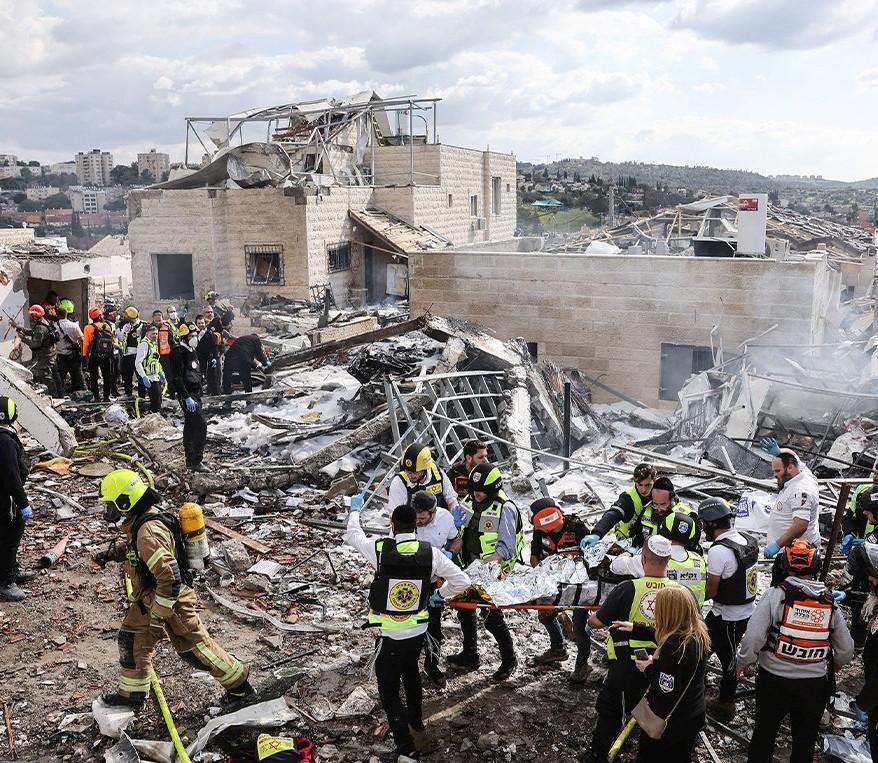 新闻快讯——伊朗导弹击中以色列居民楼，至少9人死亡，系德黑兰启动报复行动以来以方