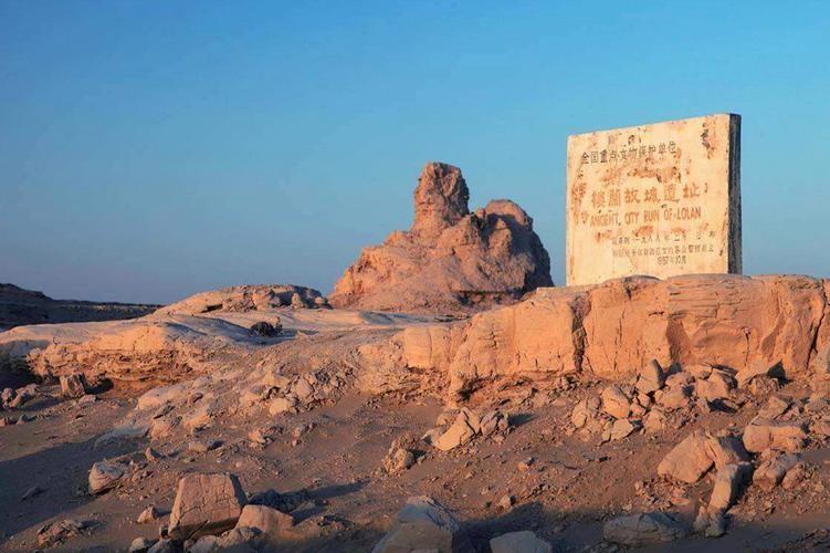 楼兰不是倒在风沙里，是倒在人手太重的一连串操作里。

风沙这事，传得久了像是共识