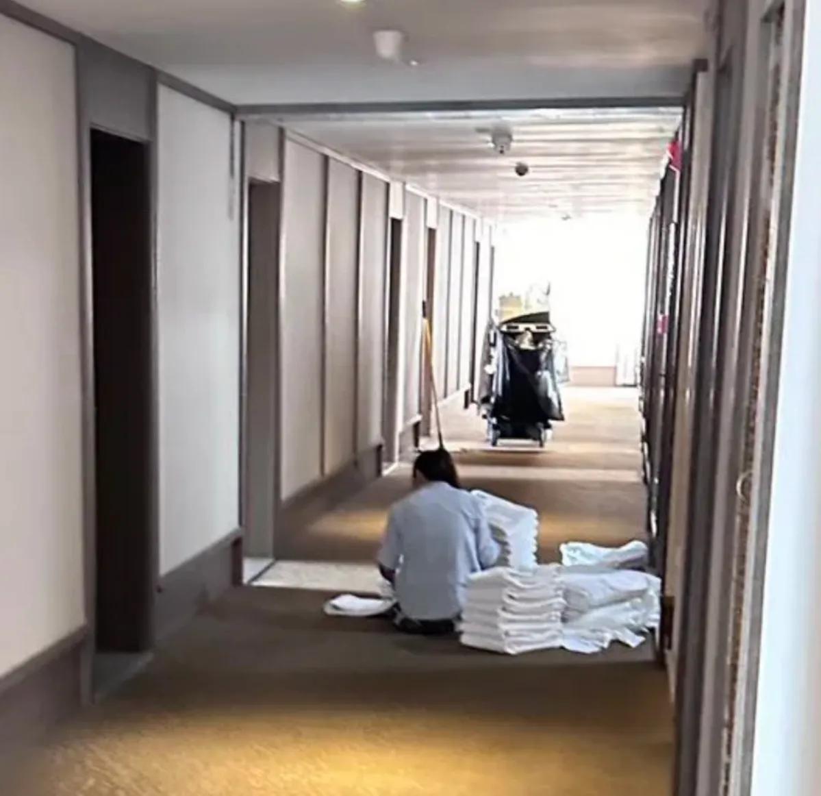 终于知道为什么去酒店要自己带床单了!！！！

亲历之后，我恍然大悟，为何众多旅者