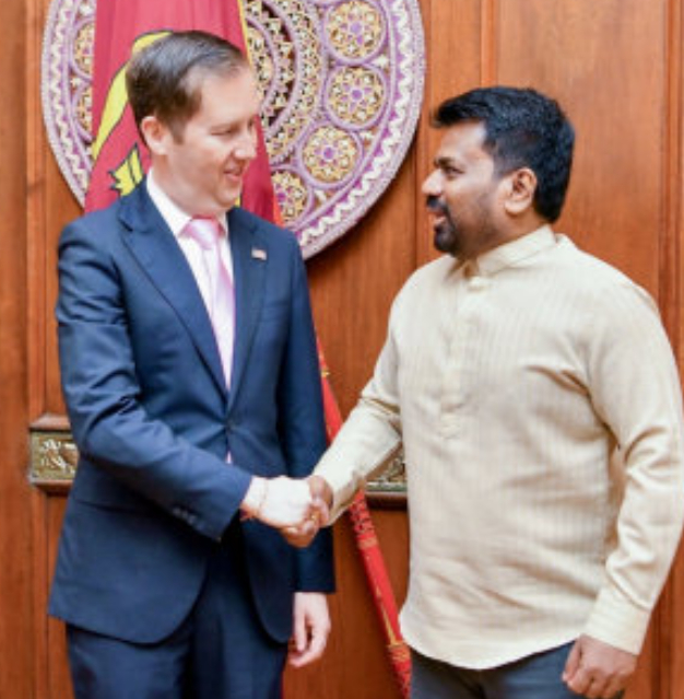 救援伊朗船员赢得尊重，美大使火速出访斯里兰卡，开出一系列优惠条件拉拢！《德干先驱