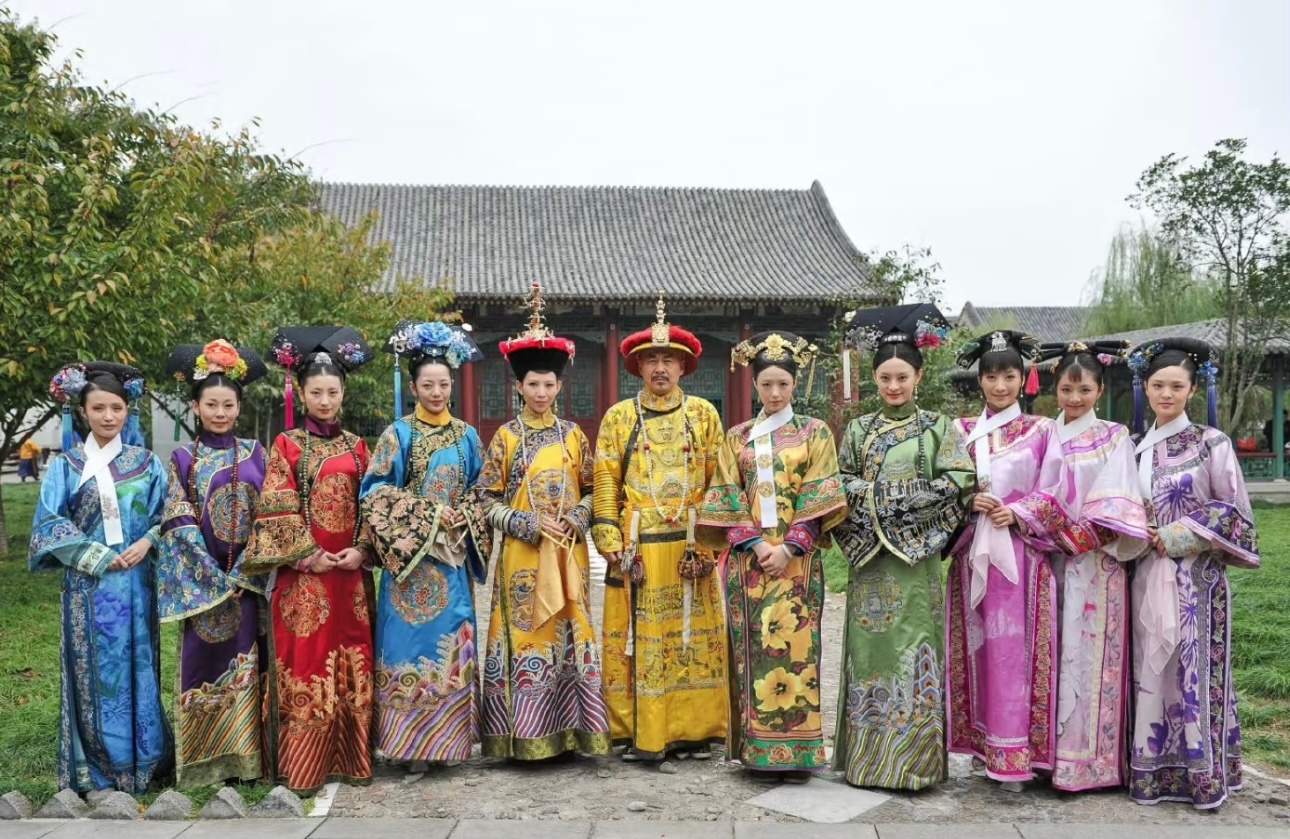 甄嬛传晚会官宣线上直播 宝子们，重大喜讯！《甄嬛传》要搞线上直播晚会啦，这简直是