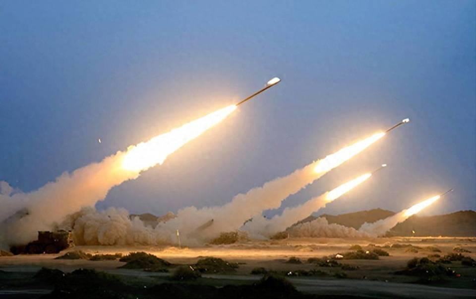 乌军居然能自己造导弹了！

以前提起乌军武器，全靠美欧接济，可现在不一样了，他们