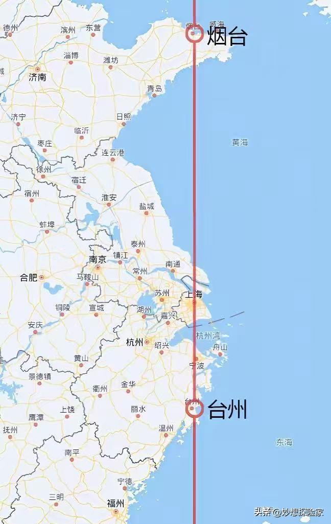 把中国地图放大，你会发现一条可怕的直线。
东经121度线，像一把手术刀，精准地串