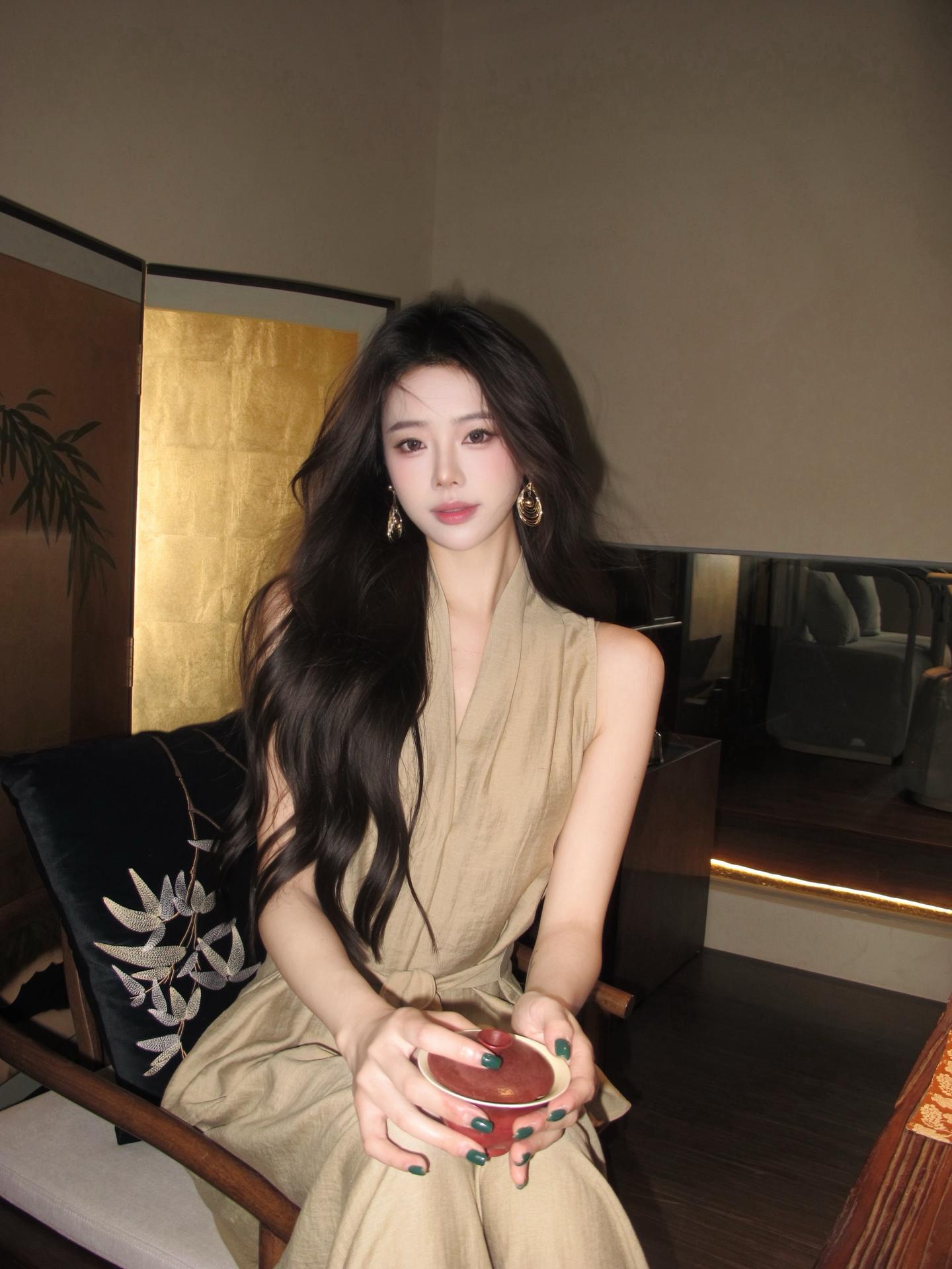 仿佛你只需静静看我一眼～