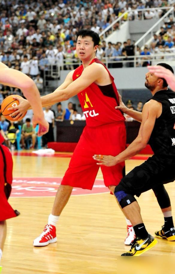 万万没想到，王治郅可以开始领NBA的退休金了，每月7200块，而到了62岁，每月