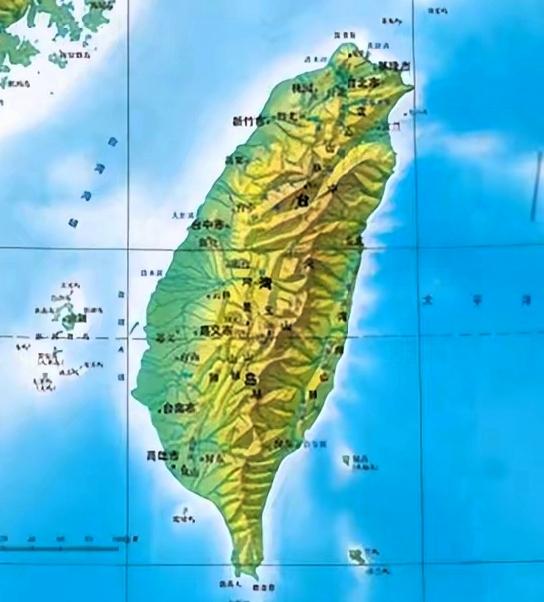 台湾总想和大陆要对等的尊严，P大个地方，和大陆比，哪来的对等？被共产党军队打得溃