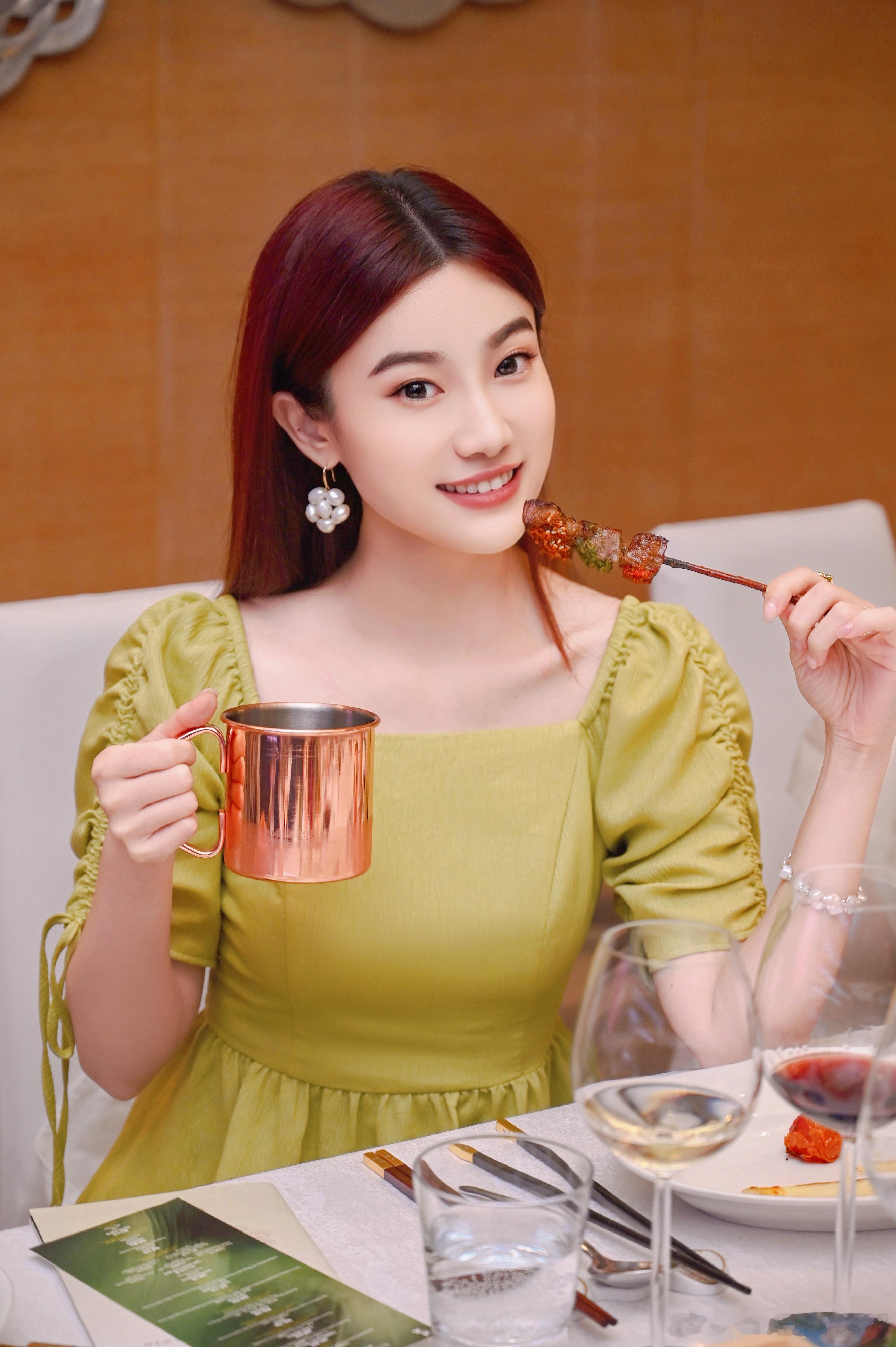 威斯汀川上又发布新菜啦🍷重庆的夏天到底什么味道呢？🍃在川上可以尝出石柱莼菜的
