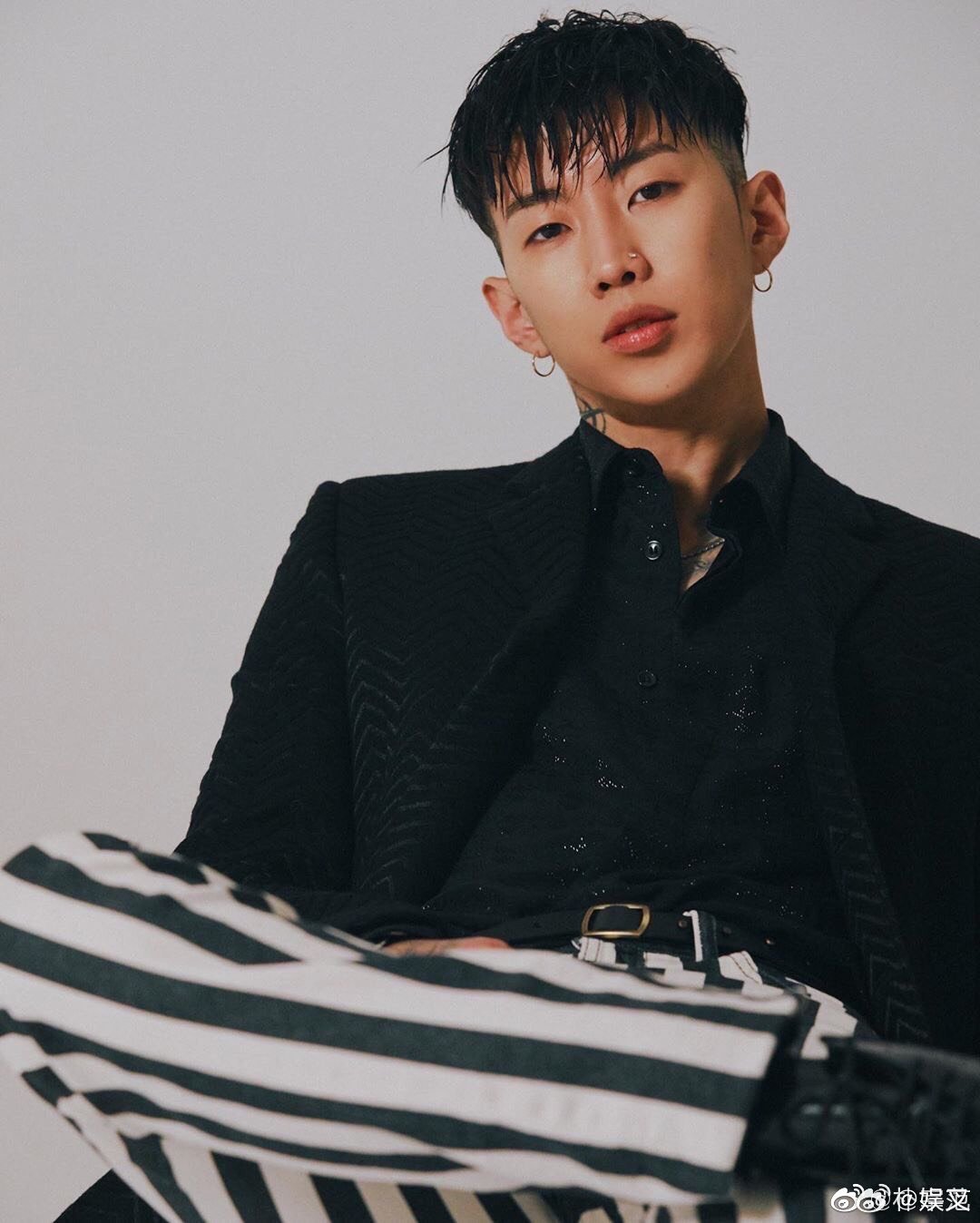 朴宰范说生日来微博参加活动 最近话题还挺集中。刚有WIEA国际娱乐盛典相关讨论，