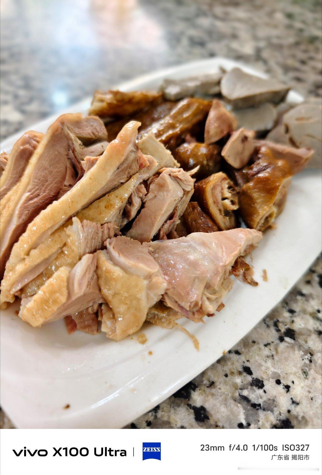 潮汕吃吃吃第一天，揭阳！中午全鹅宴，白切鹅，卤鹅，鹅肝和鹅肉丸子汤吃了一下，味道