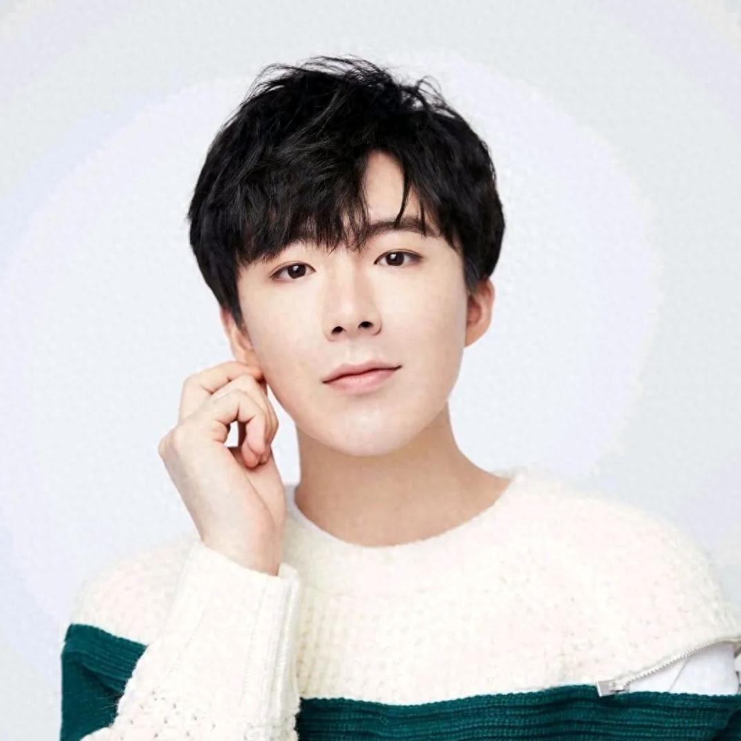 刘宇宁：从街头到顶流，他才是自己的“幕后高人”
从街头歌手到顶流明星，从直播间零