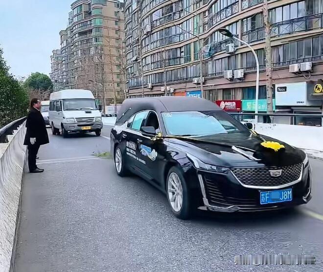 南通如皋街头，这种车型居然都有了，真是“与时俱进”。