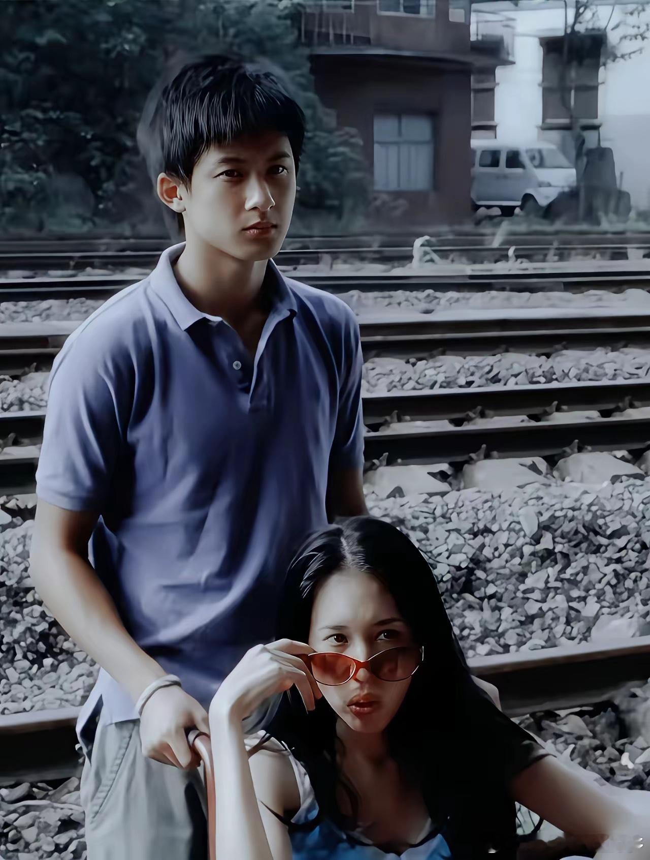 谁能想到，现在莫文蔚后面的，竟然是檀健次，没想到多年后是现在的样子 