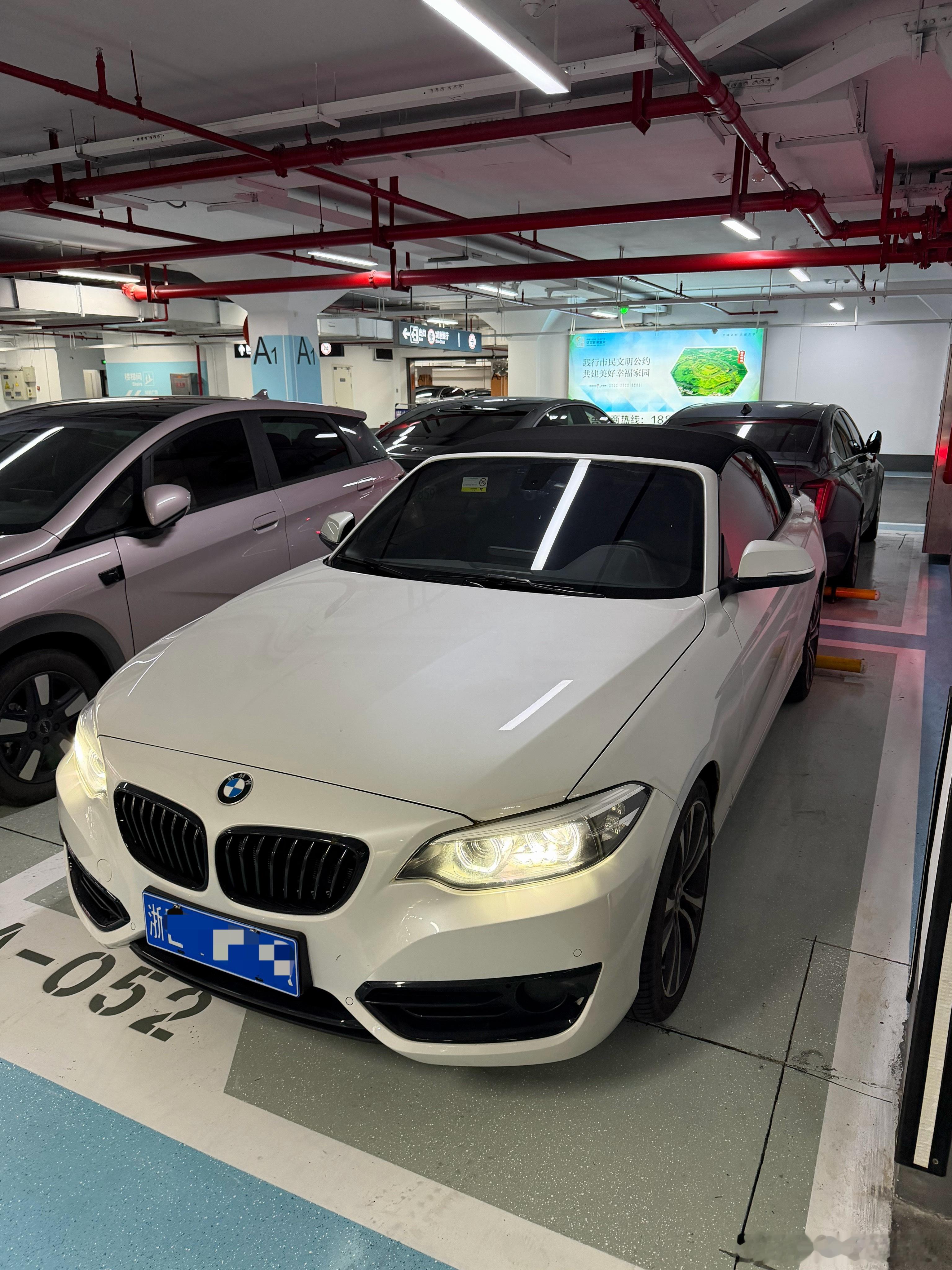 昨天老客户把车丢火车站跟我无缝对接了一下，谁想买敞篷车的，这季节正好啊…
