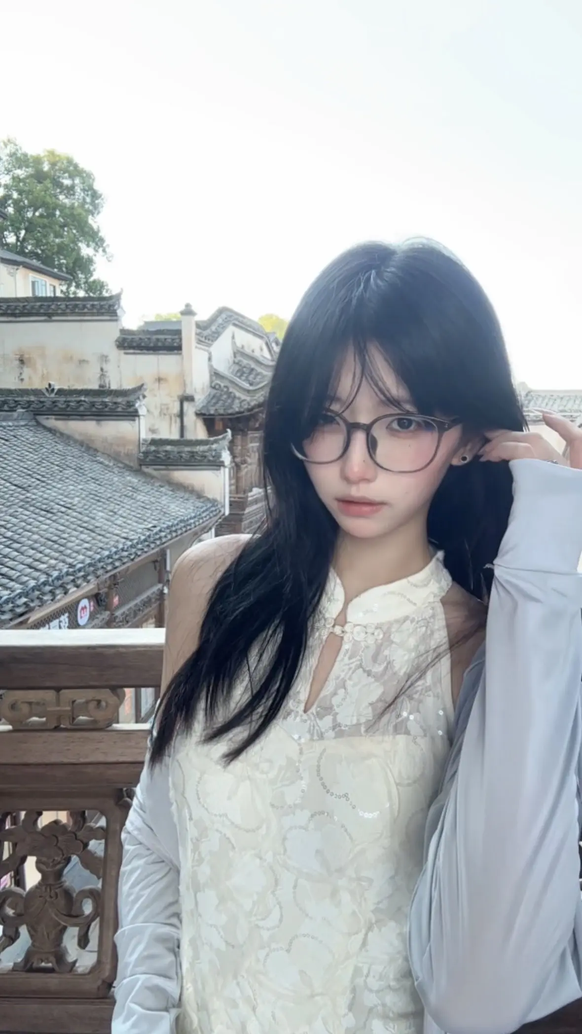 妈妈，每当我提笔想写你，总不能成功。对你的爱意太过磅礴，言语无法表达尽...