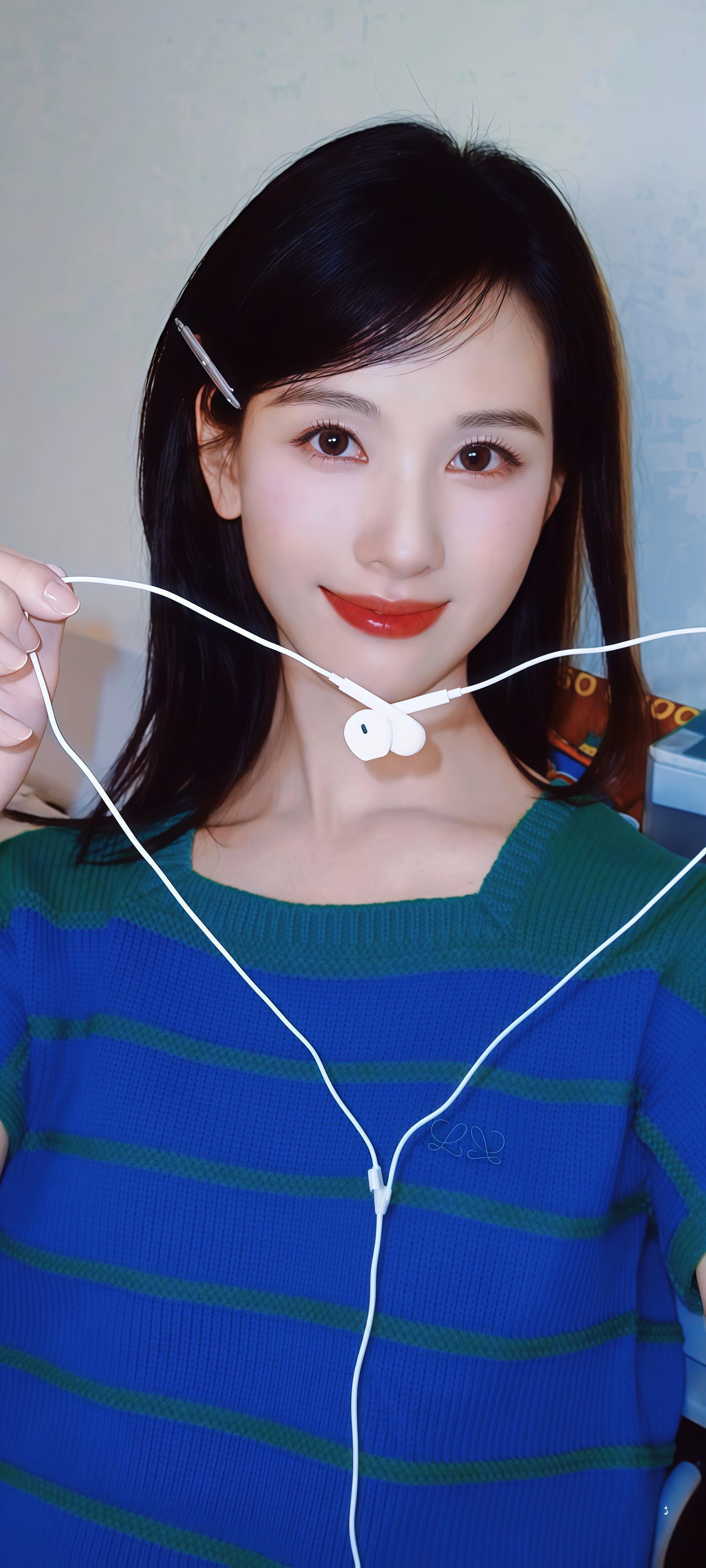 陈都灵蓝色系头像壁纸更新女神这一组真的太漂亮了啊  专栏 · LOVE陈都灵–嘟