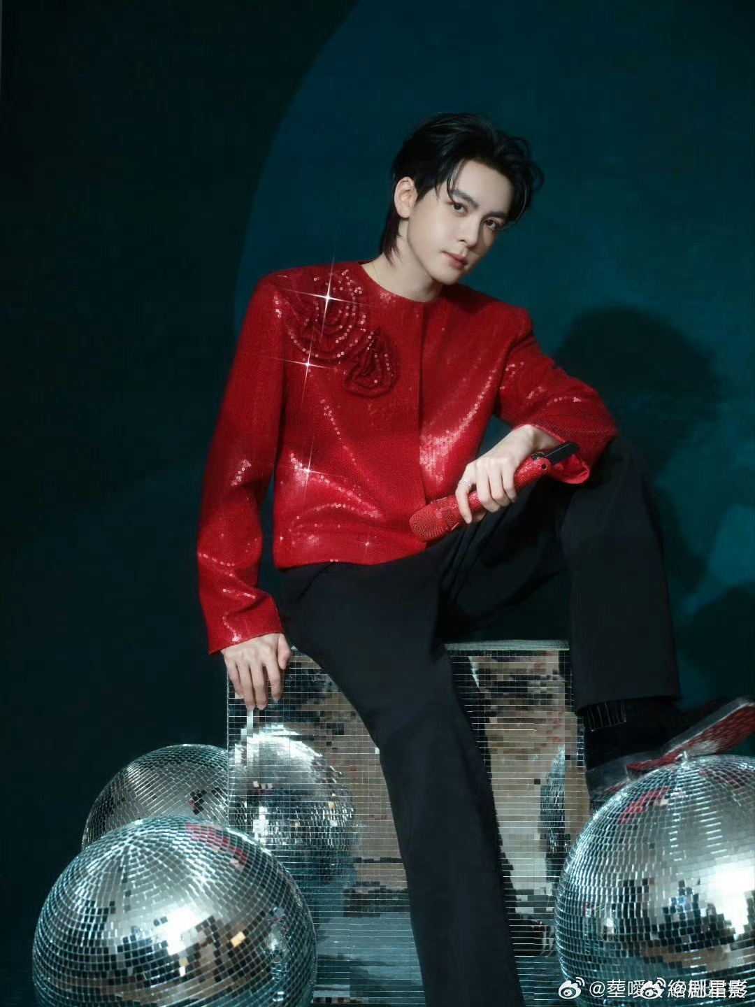 曾舜晞长腿屏幕都放不下了彩排的路透里面曾舜晞长腿屏幕都放不下了，现场的氛围真的是