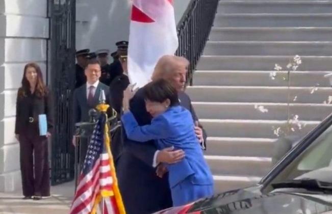 日本军事史专家山崎雅弘21日发文说：“高市早苗的粉丝们，就算自己的偶像在美国沦为