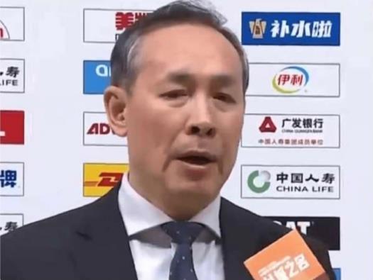 今晚许利民指导的排兵布阵就合理多了，充分发挥了赵睿和陈盈俊的能力，其实只要给许指