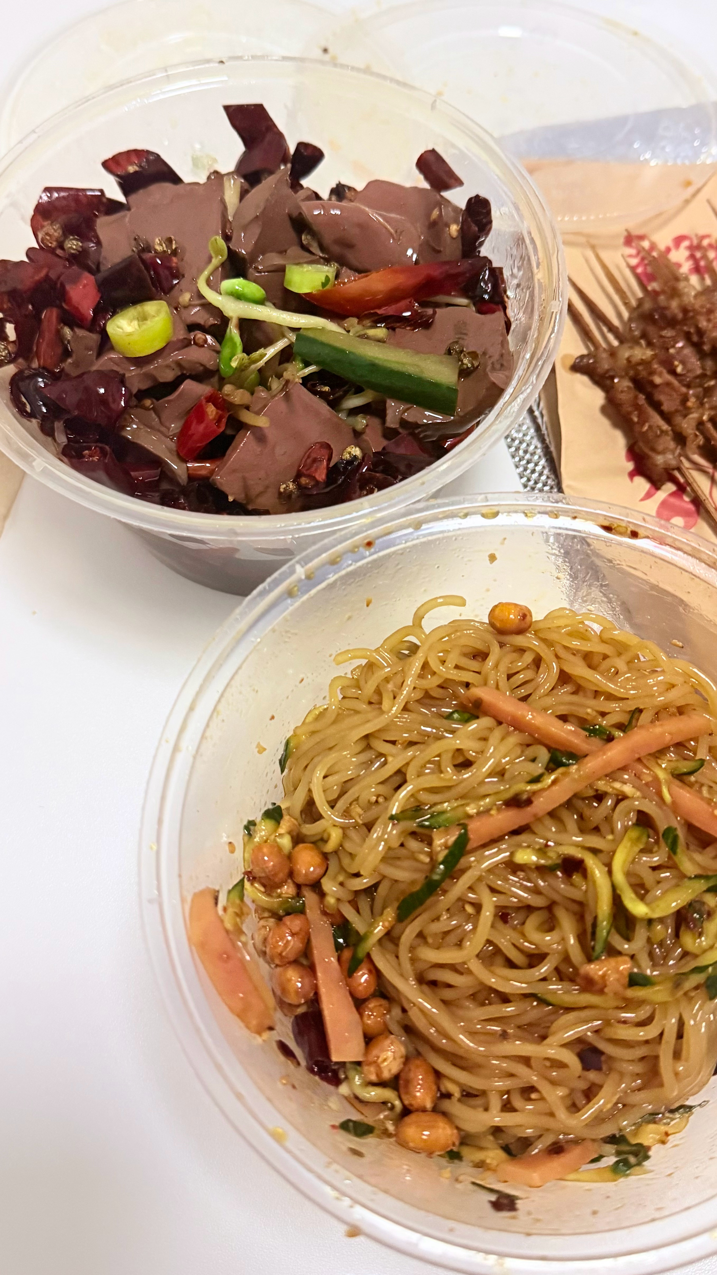 你们谁能懂一下马勺鸭血配拌冷面有多香 