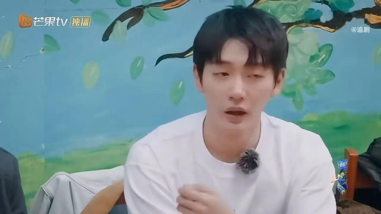 邓为王星越整蛊殷桃殷桃说邓为王星越没大没小 花儿与少年 花少团的日常笑点密集，他