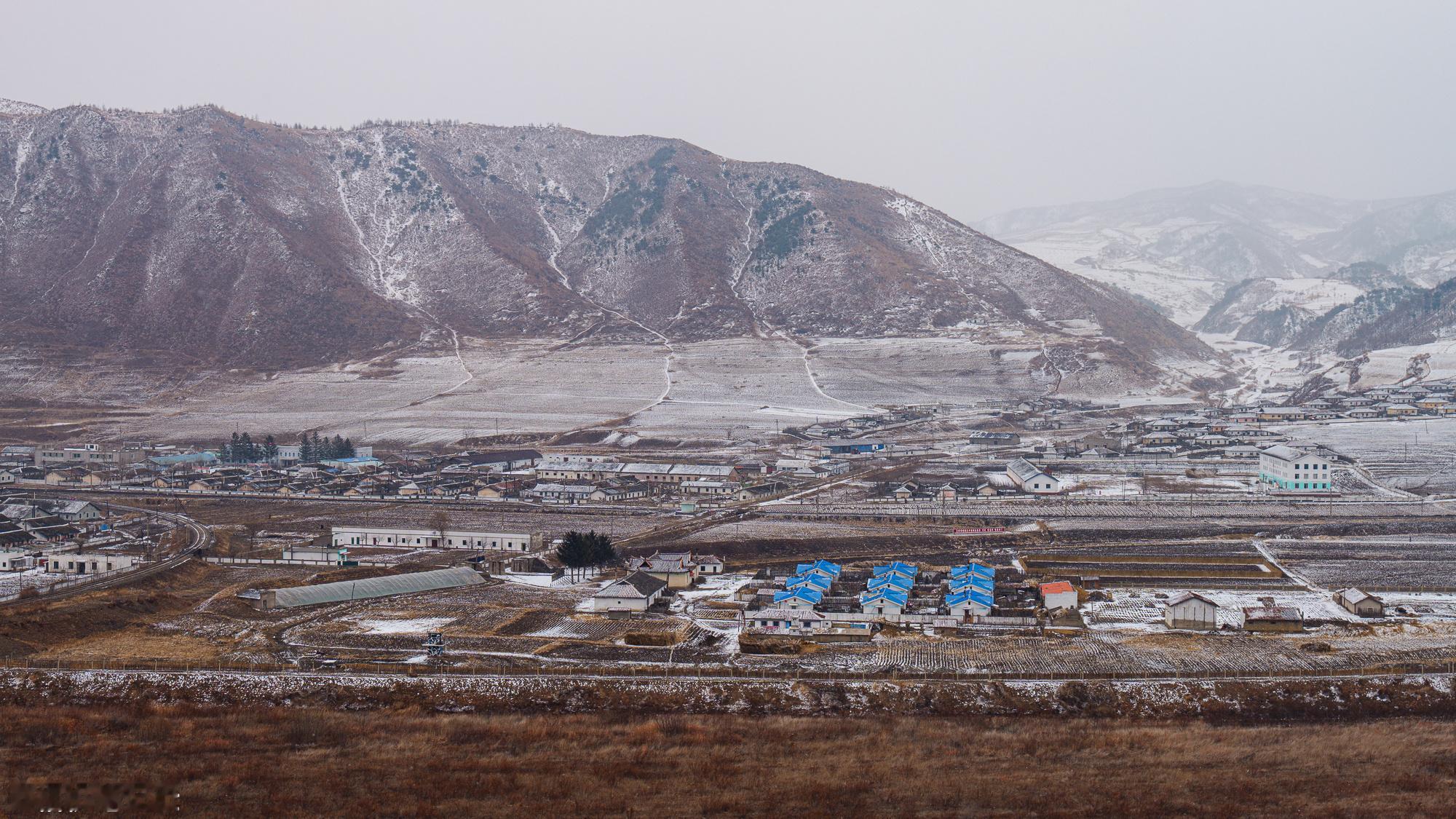 雪中的朝鲜小镇2026年2月S1RM2，20-60/3.5-5.6（用600定拍