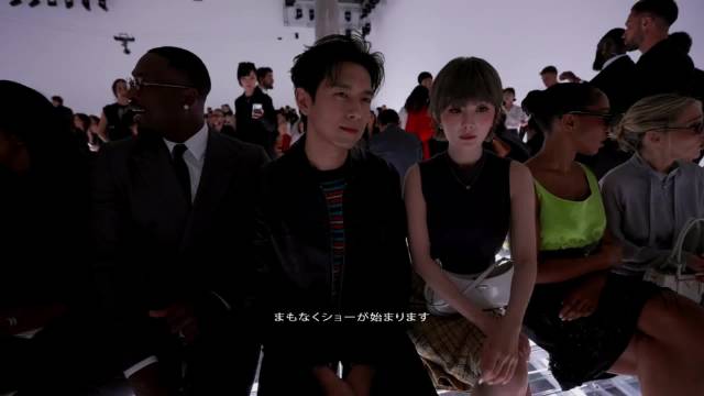 #杨幂李现看秀同框# 
杨幂李现Prada大秀同框镜头
豪门姐弟好权威的两张脸[爱你]
#杨幂短发#