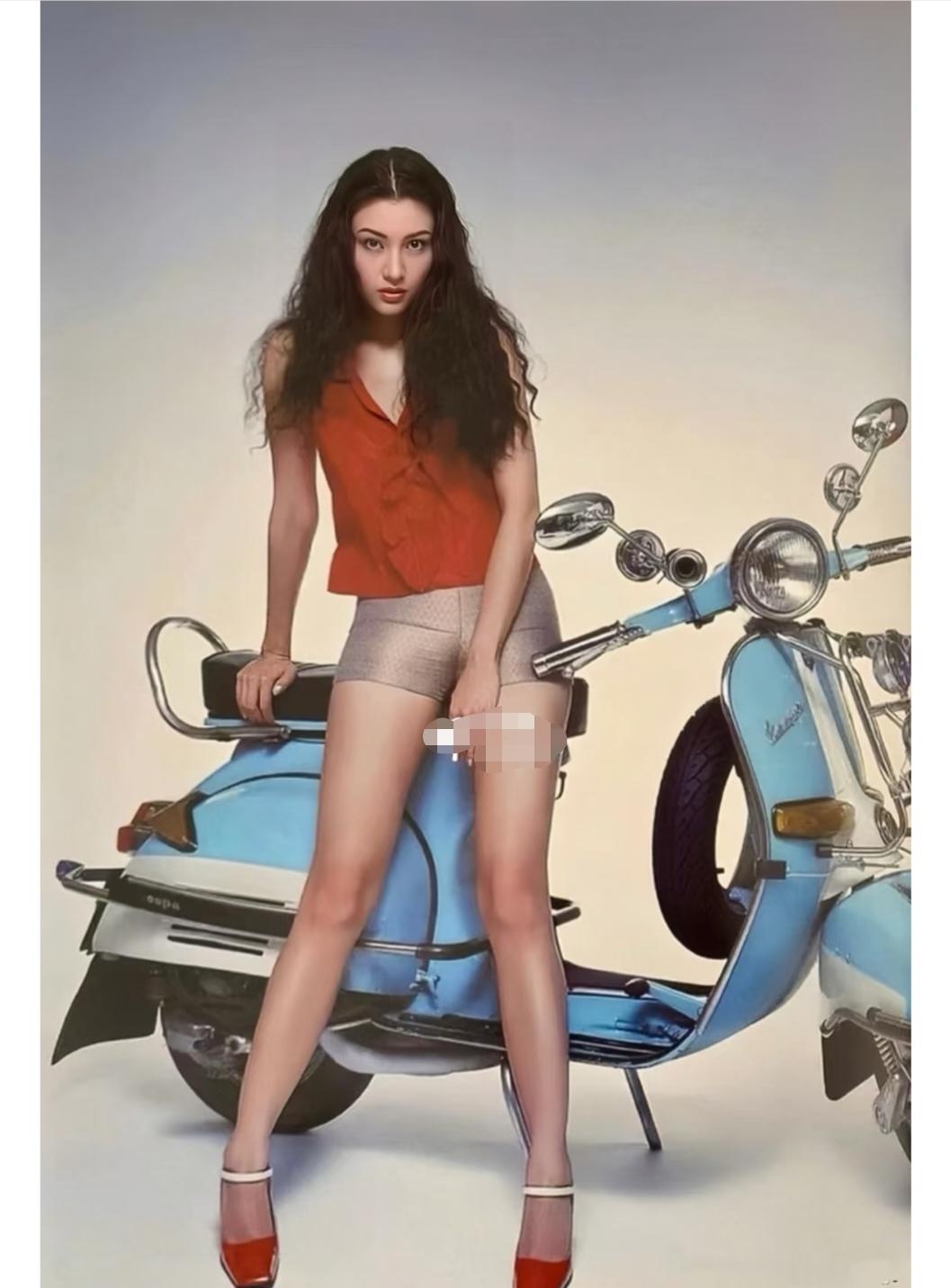 李嘉欣，原来是衣品看着还挺好。