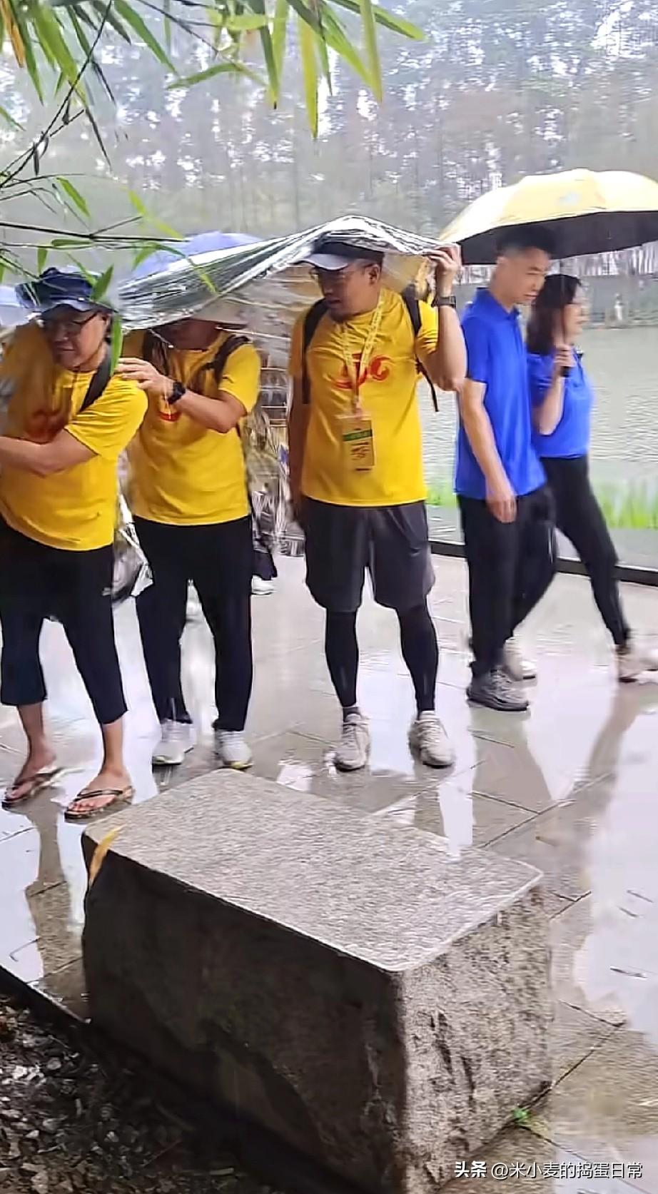 佛山人对徒步的热爱，是刻在骨子里的倔强
 
佛山50公里徒步遇上倾盆大雨，本以为